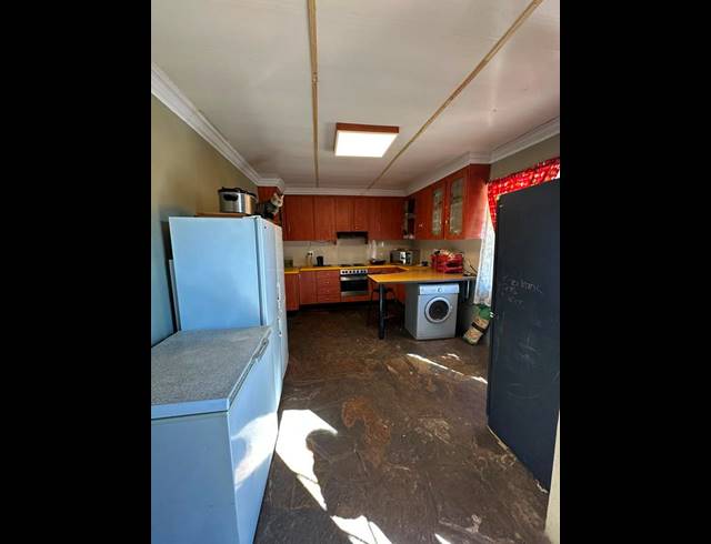 3 BEDROOM HOUSE FOR SALE IN SELECTION PARK